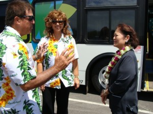 Congresswoman Hirono toured similar public buses and met with drivers at the Roberts Hawai`i base yard in Kahului. Photo by Wendy OSHER © 2009