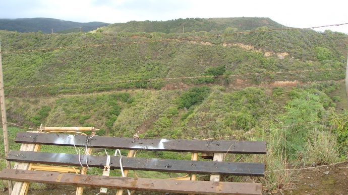 Two visitors taken to the ER after vehicle plunges 100 feet off Kahekili Cliff. Photo by Wendy Osher.