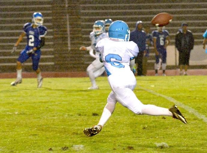 Saint Francis slot receiver Maika Teal hauls in this second-quarter pass from quarterback during FrBlaze Umiamaka Friday at War Memorial Stadium. Photo by Rodney S. Yap.