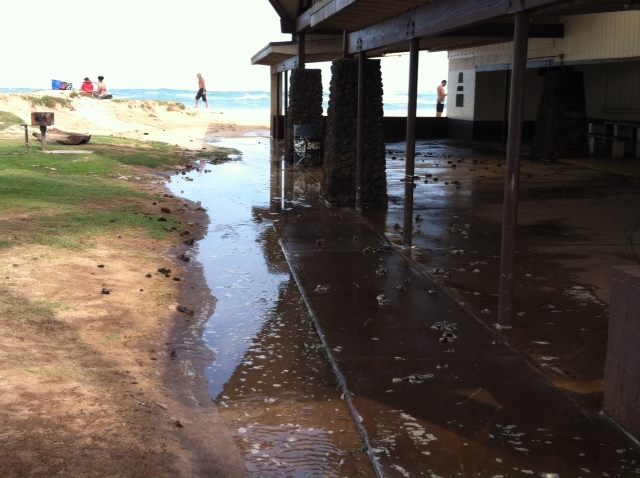 Lower lying areas of Baldwin Park in Pāʻia became flooded by high surf overnight. Photo, Nov. 13, 2013, courtesy County of Maui.