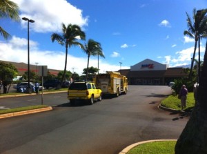 Police blocked the entrance and exits to the Kmart store in Kahului. November 1, 2013. Photo by Wendy Osher.
