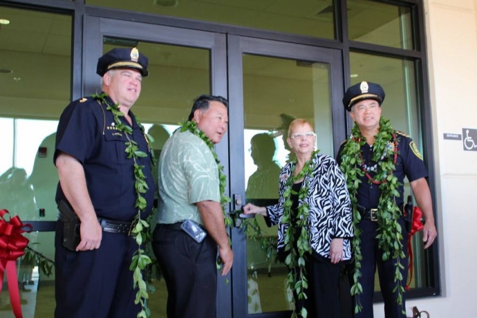 Mayor Arakawa opens the new Kihei Police Station. File photo by Wendy Osher.