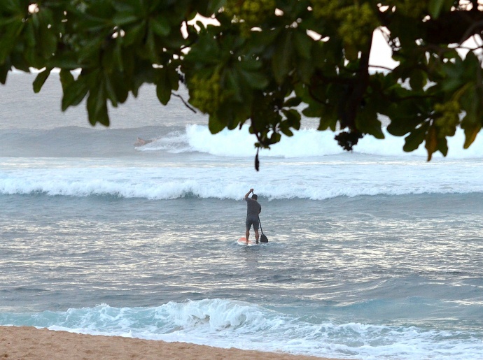A bodyboarder and standup paddler enjoy Ho'okipa's gifts on Christmas morning last month. Photo by Riley Yap.