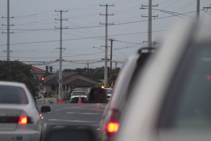 Wākea Avenue between Molokaʻi Hema Street and Niʻihau Street in Kahului remains closed due to a water main break. Photo by Wendy Osher.