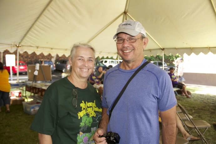 Bill Thomas (right), Director of NOAA’s Pacific Island Fisheries Services Center; and Celia Smith (left), UH Mānoa Department of Botany are among the speakers at the 6th Annual Hāna Limu Festival. Photo credit: Manuel Mejia.