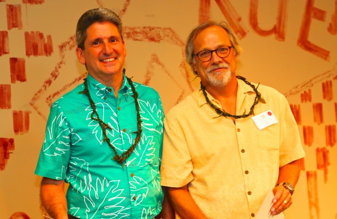 UH President David Lassner with Sustainable Science Management Program Director Tim Botkin. Photo credit: Ryan Kramer