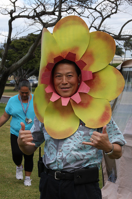 UHMC Get Your Reg On!!! campaign sign waving event along Kaʻahumanu fronting the Kahului campus. Photo courtesy UHMC.