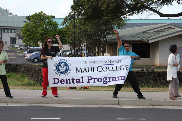 UHMC Get Your Reg On!!! campaign sign waving event along Kaʻahumanu fronting the Kahului campus. Photo courtesy UHMC.