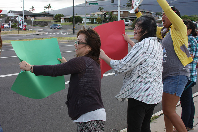 UHMC Get Your Reg On!!! campaign sign waving event along Kaʻahumanu fronting the Kahului campus. Photo courtesy UHMC.