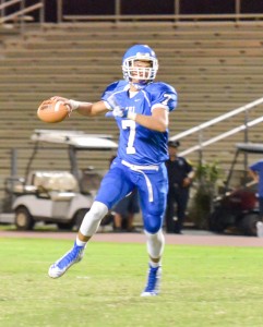 Maui High quarterback Austin Hoe Hoe finished with 180 passing yards and 92 rushing yards on 19 carries Saturday against Kamehameha Maui. File photo by Rodney S. Yap.