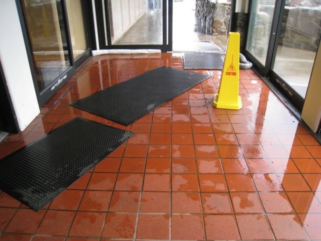 The roof had been scheduled for replacement in Summer 2015. The ceiling beam crack and subsequent repairs occurred in late February 2015. Photo credit: Haleakalā National Park.