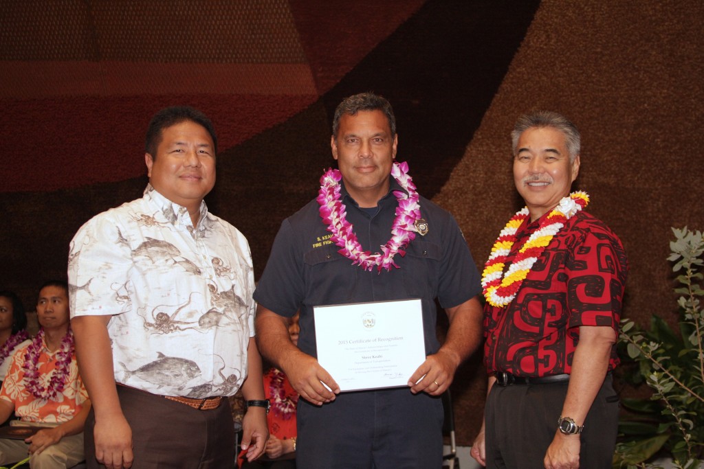 Steve Keahi (middle) with Gov. David Ige (right). Photo credit: George Kodama and James Dote.