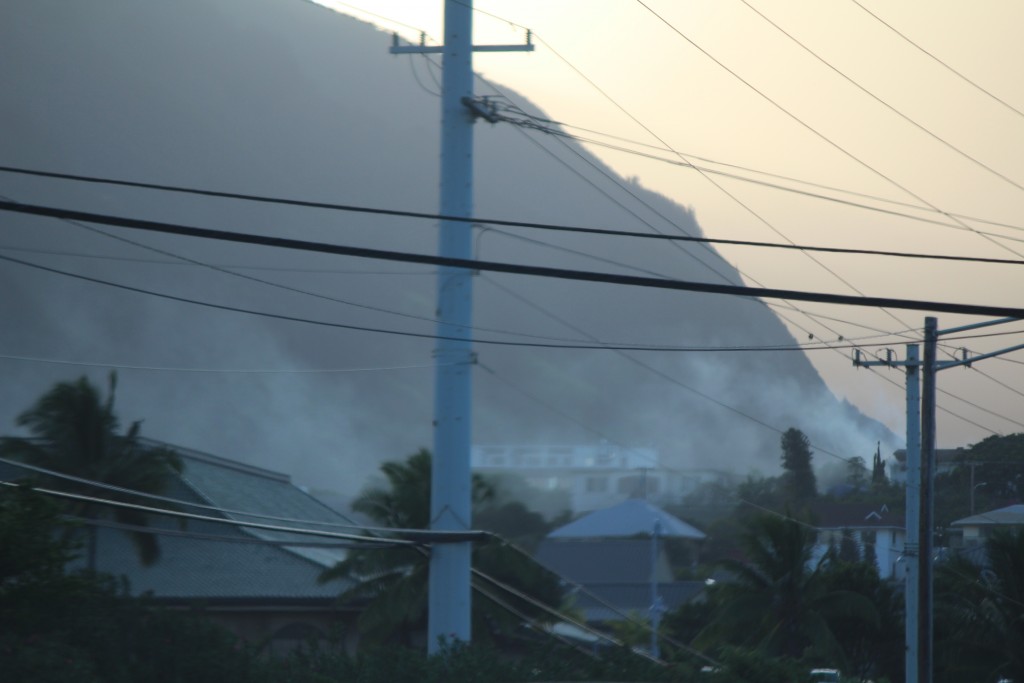 Wailuku House Fire - 10/29/15. Photo by Wendy Osher.