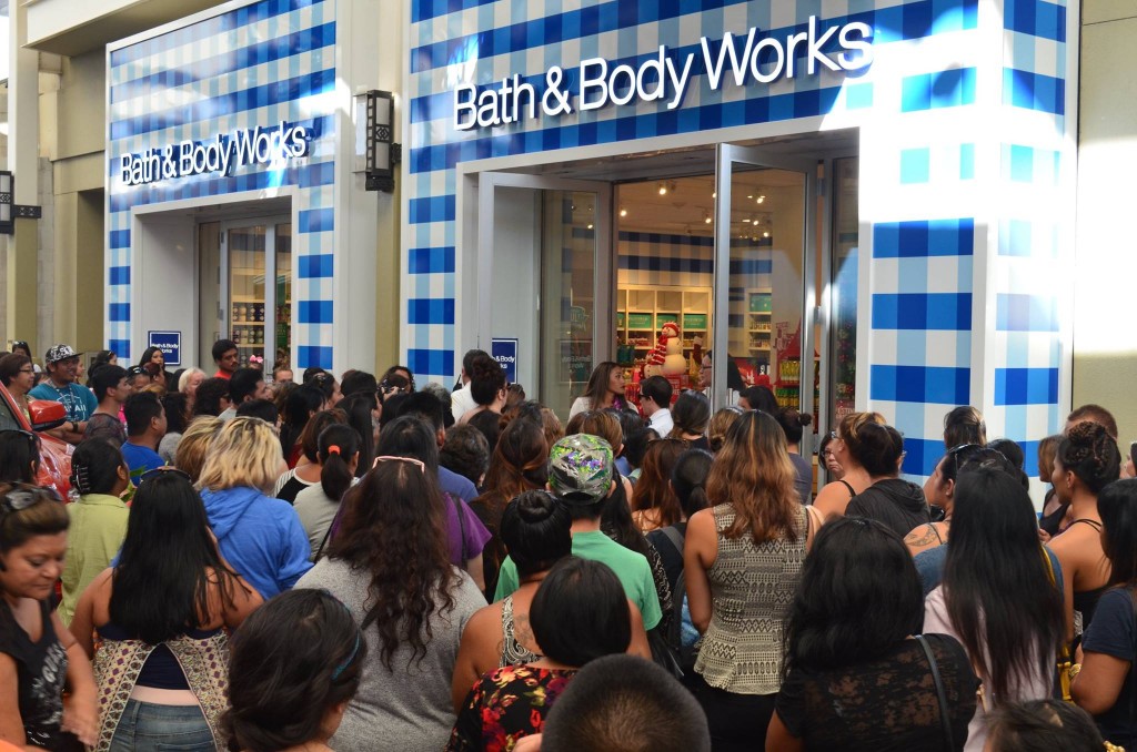 Bath & Body Works, Queen Kaʻahumanu Center, 11/9/15. Photo credit: QKC.