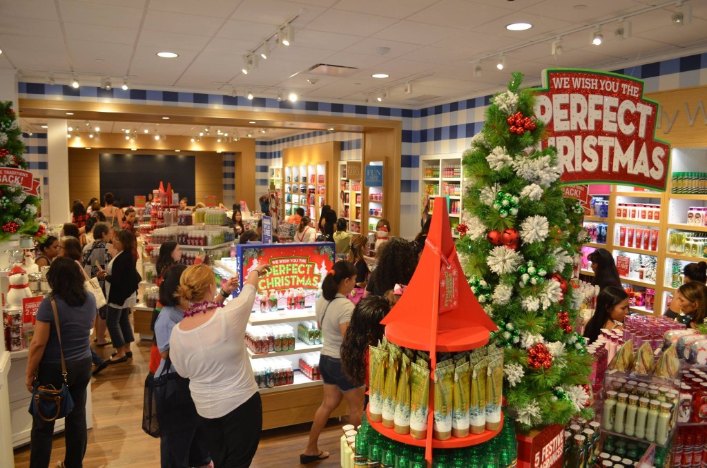 Bath & Body Works, Queen Kaʻahumanu Center, 11/9/15. Photo credit: QKC.
