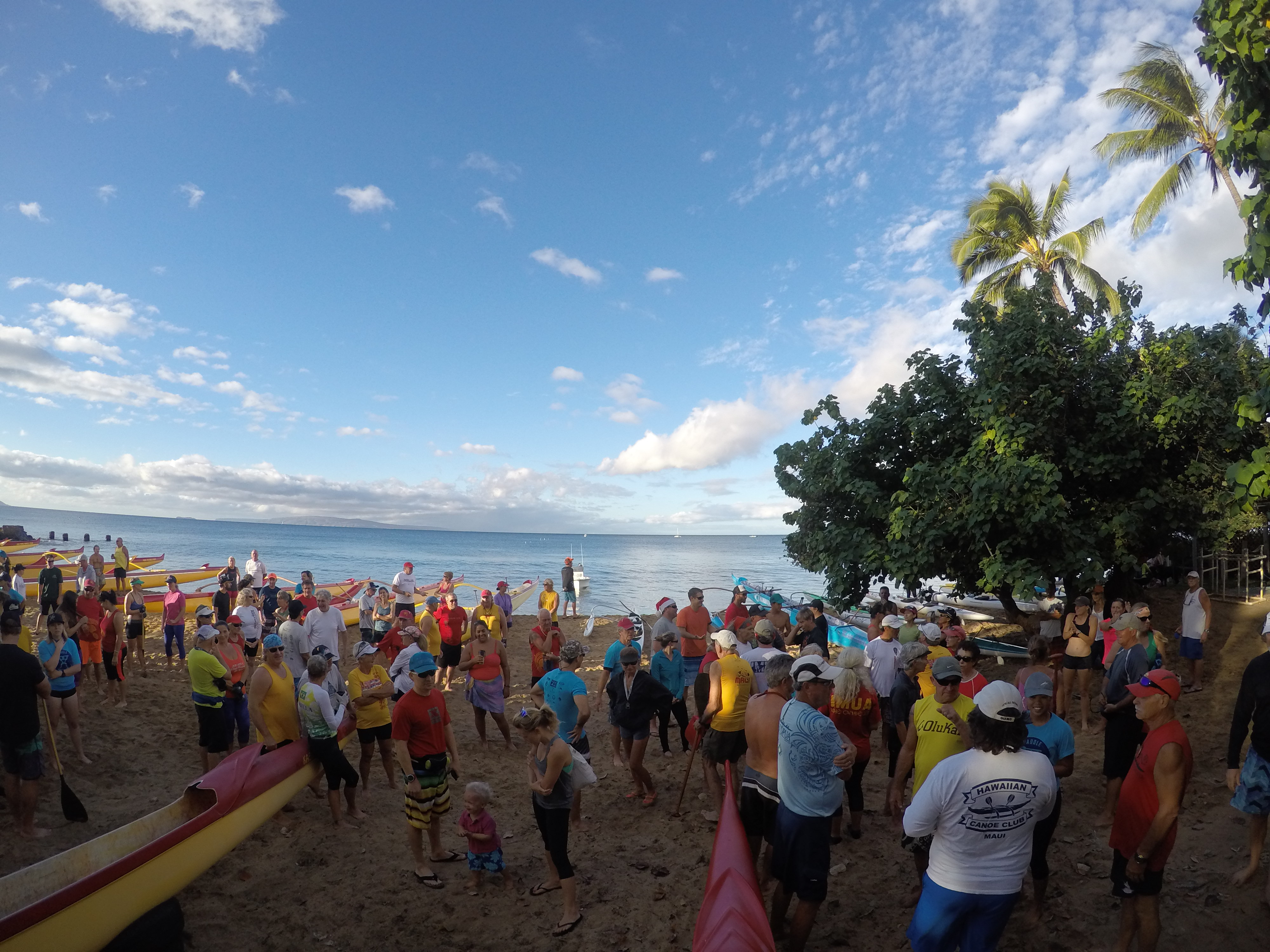 Paddle for Hunger. Photo credit: Hawaiian Paddle Sports.