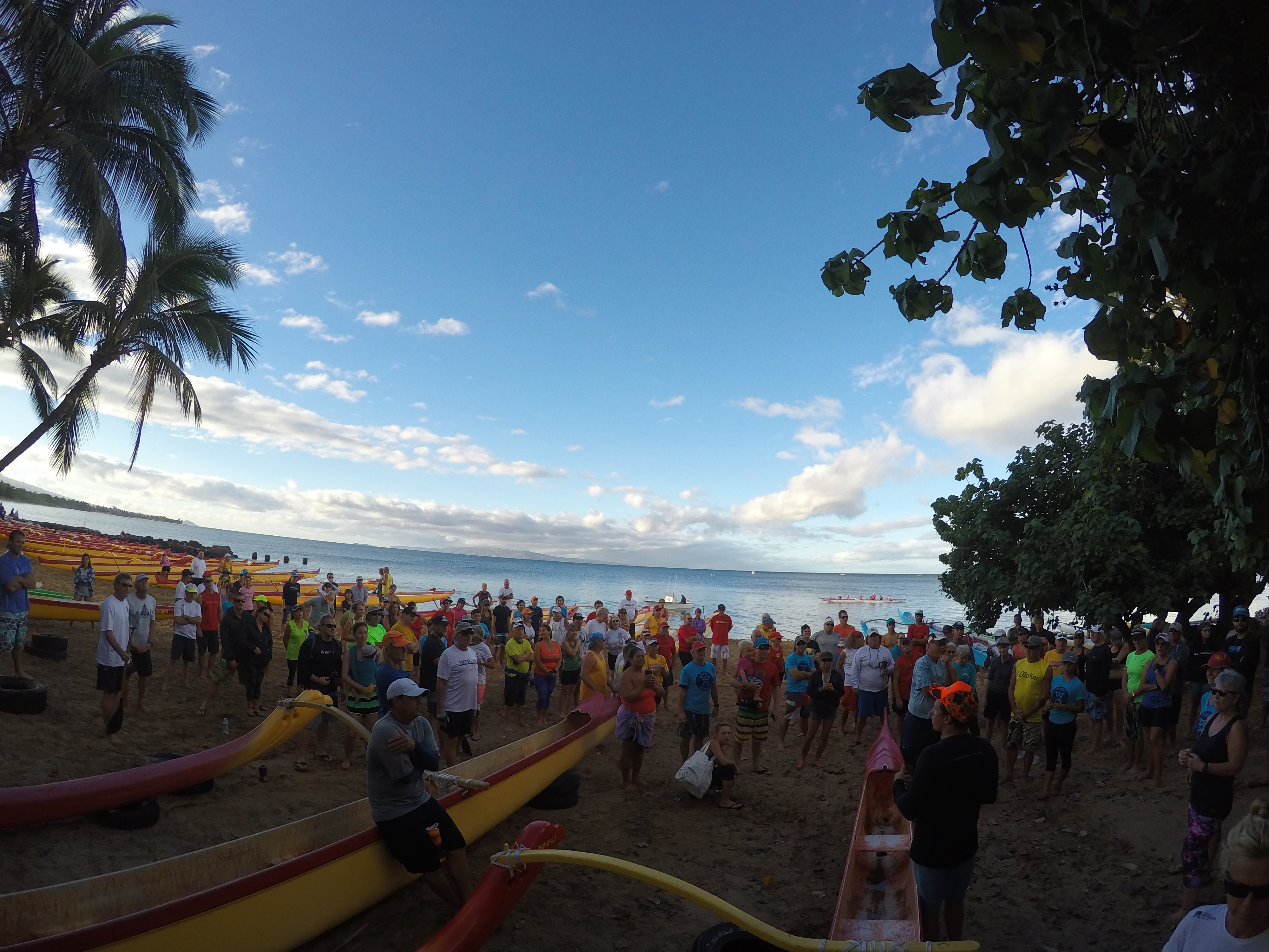 Paddle for Hunger. Photo credit: Hawaiian Paddle Sports.