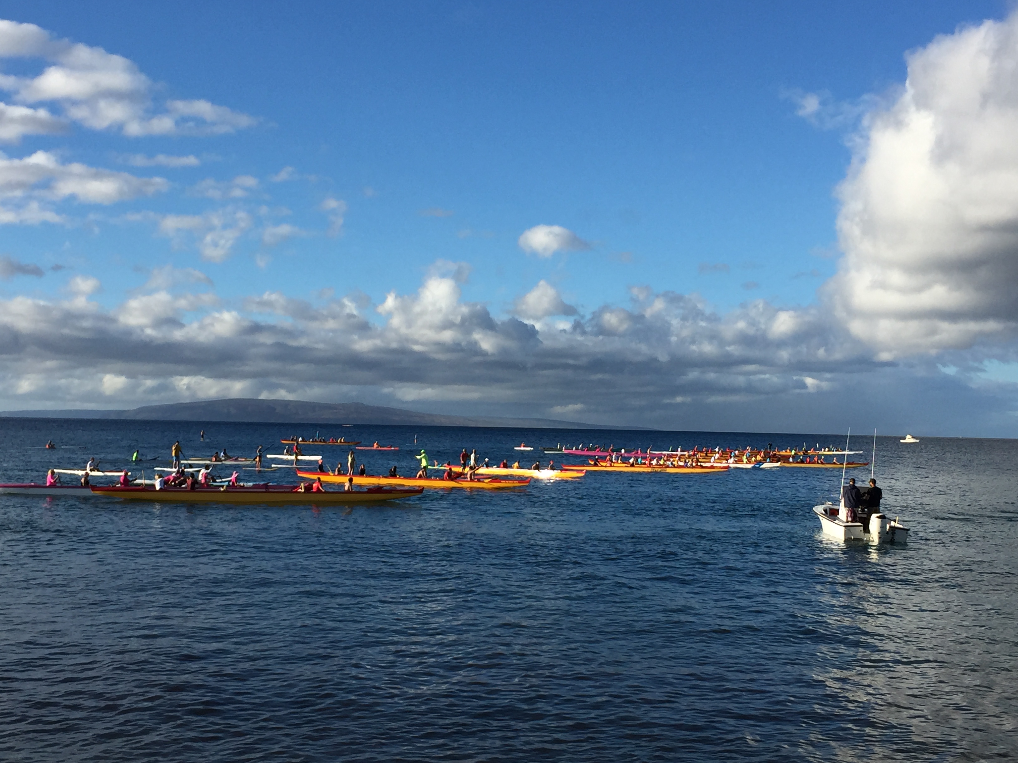 Paddle for Hunger. Photo credit: Hawaiian Paddle Sports.