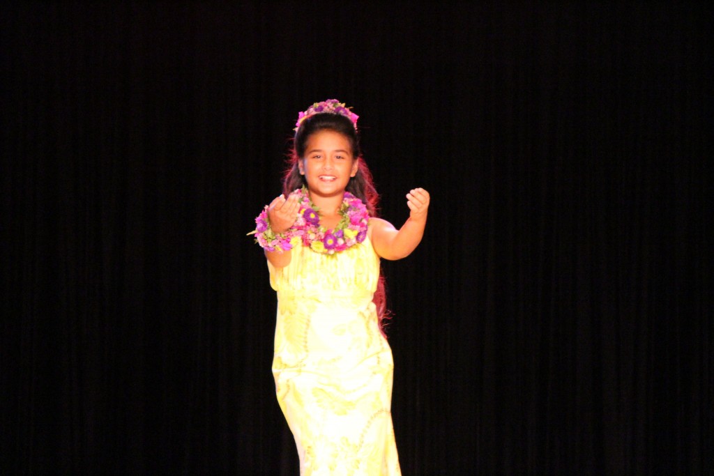 Amor Kaulumauowaialeale Villa Rapoza, Joan S. Lindsey Hula Studio, Kumu Joan Lindsey. Photo by Wendy Osher.