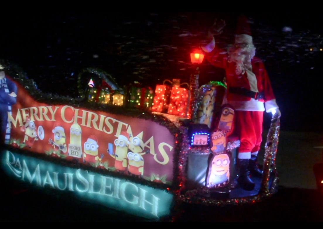 "Da Maui Sleigh" arrives with Santa Claus