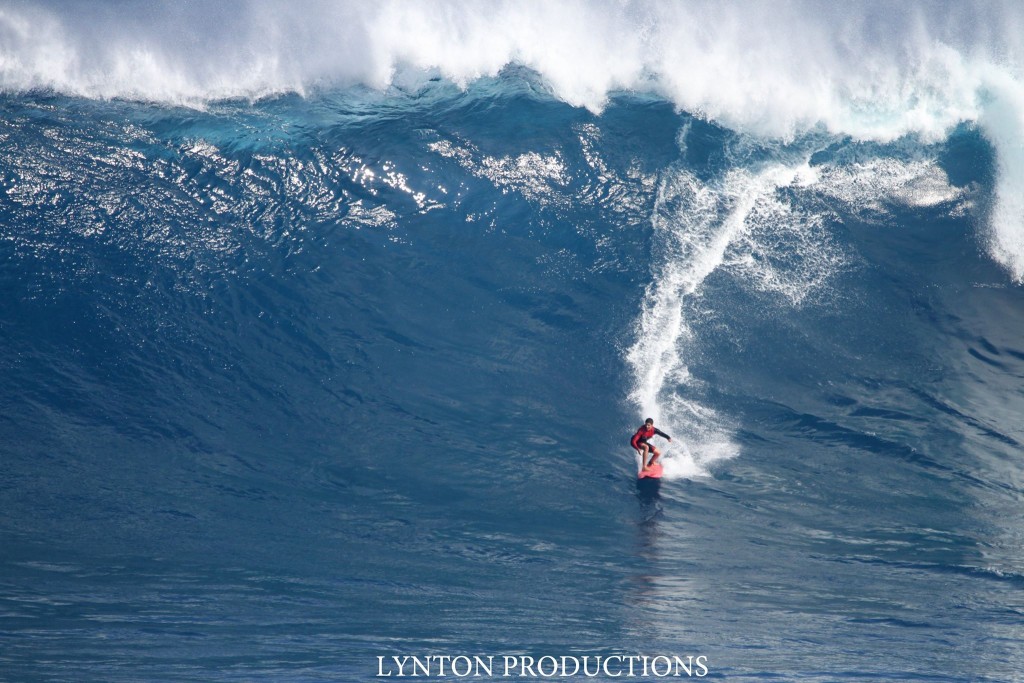 Image: Aaron Lynton 1.28.16 Pe'ahi "Jaws"