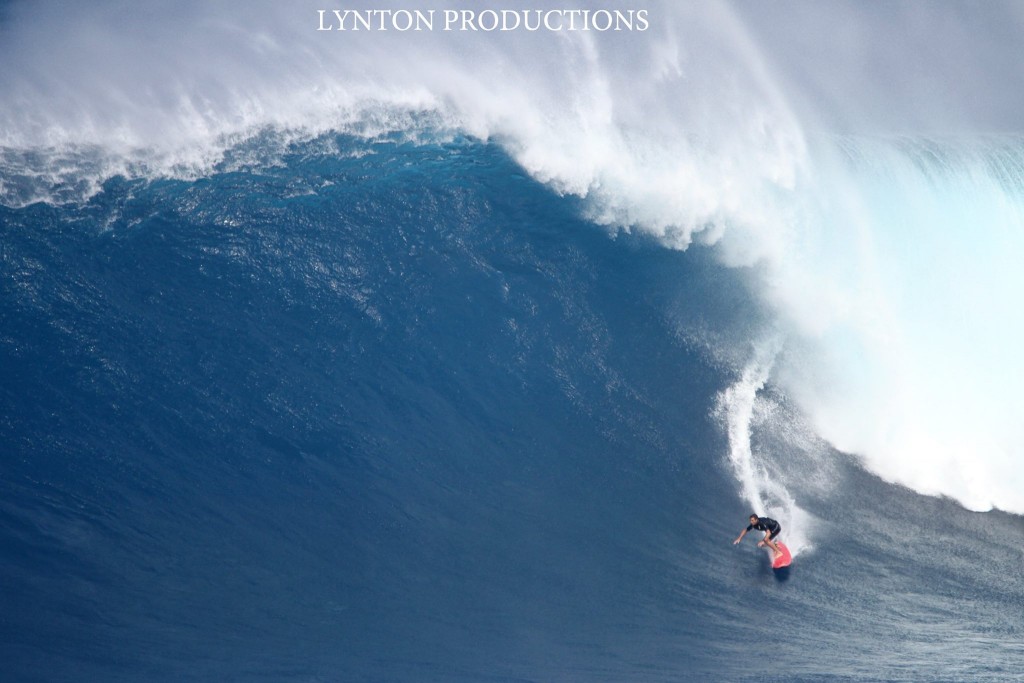 Image: Aaron Lynton 1.28.16 Pe'ahi "Jaws"