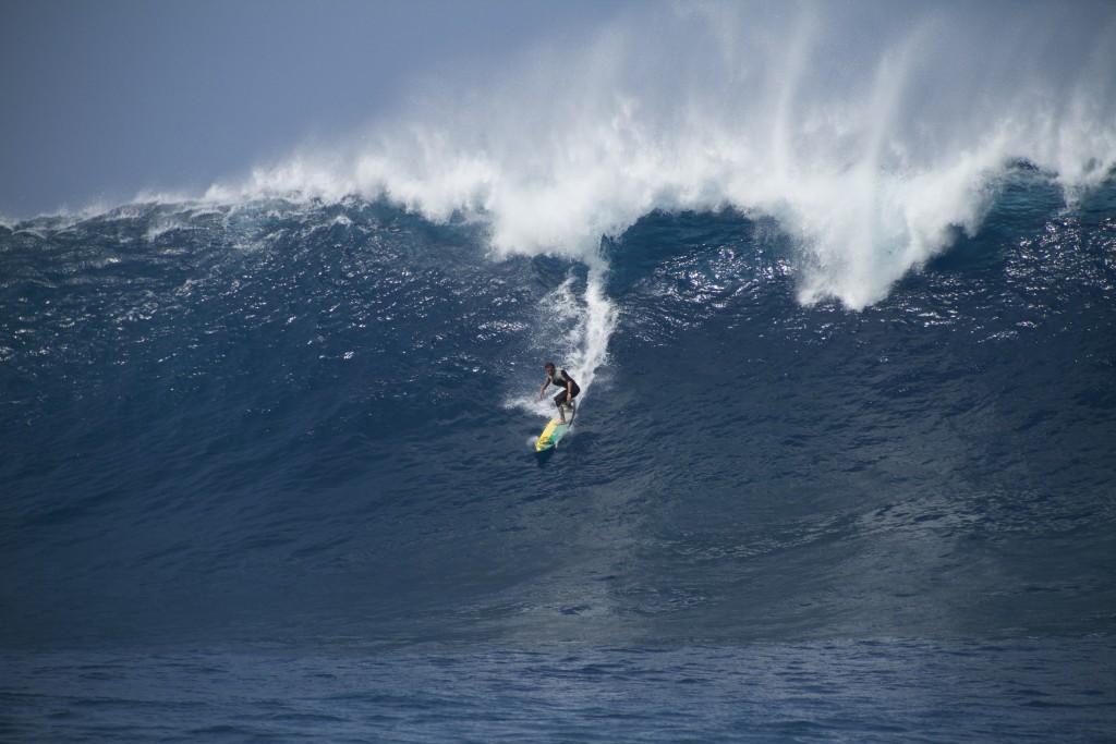 Image: Wangdu Hovey 1.28.16 Pe'ahi "Jaws"