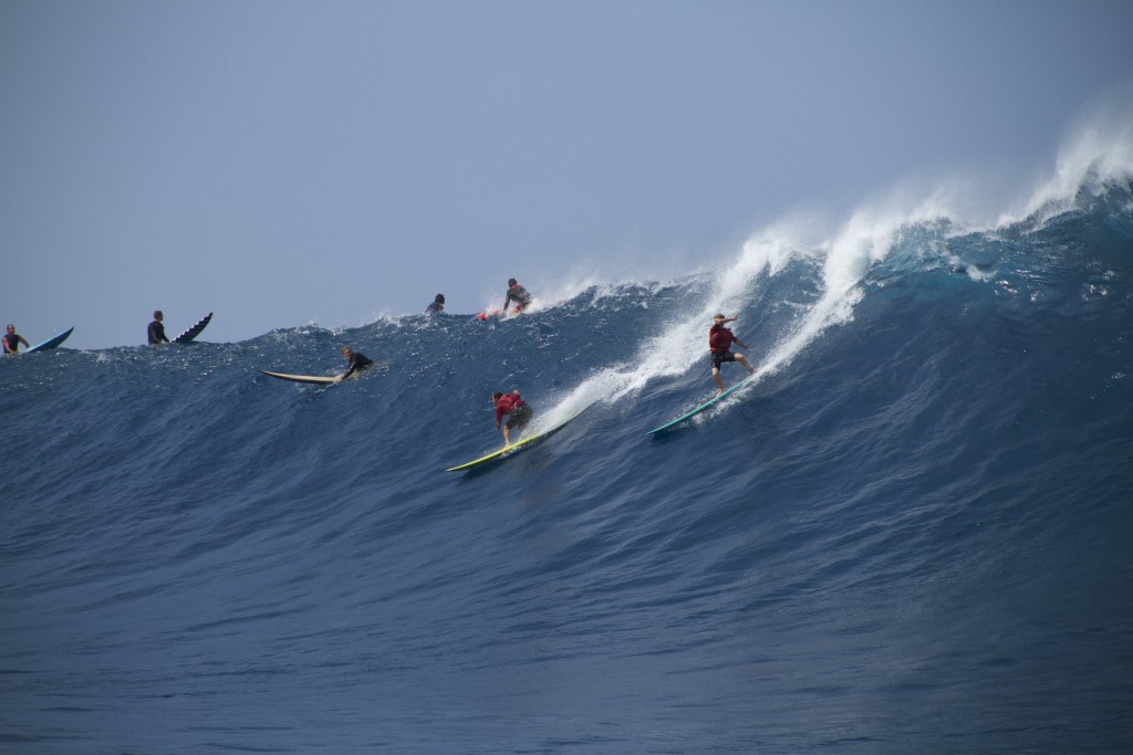 Image: Wangdu Hovey 1.28.16 Pe'ahi "Jaws"