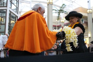 ʻAhahui Kaʻahumanu members celebrate the Queen's birthday with protocol assisted by the Royal Order of Kamehameha. Photo by Wendy Osher. (3.18.16)
