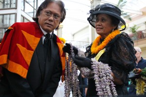 ʻAhahui Kaʻahumanu members celebrate the Queen's birthday with protocol assisted by the Royal Order of Kamehameha. Photo by Wendy Osher. (3.18.16)