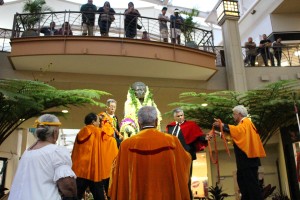 ʻAhahui Kaʻahumanu members celebrate the Queen's birthday with protocol assisted by the Royal Order of Kamehameha. Photo by Wendy Osher. (3.18.16)