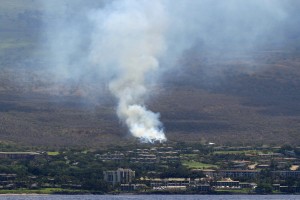 Wailea fire, 4.5.16. Photo credit: Ellen Raimo.