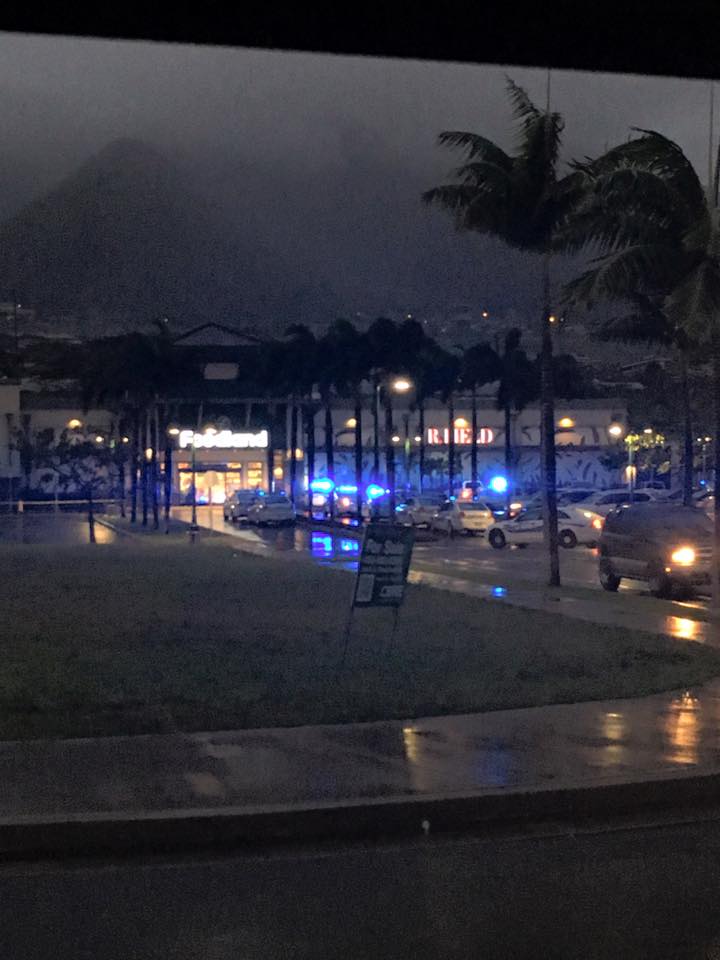 Maui police are investigating a stabbing incident at the Kehalani Foodland in Wailuku. (4.19.16) Photo credit: Elicia Stratton