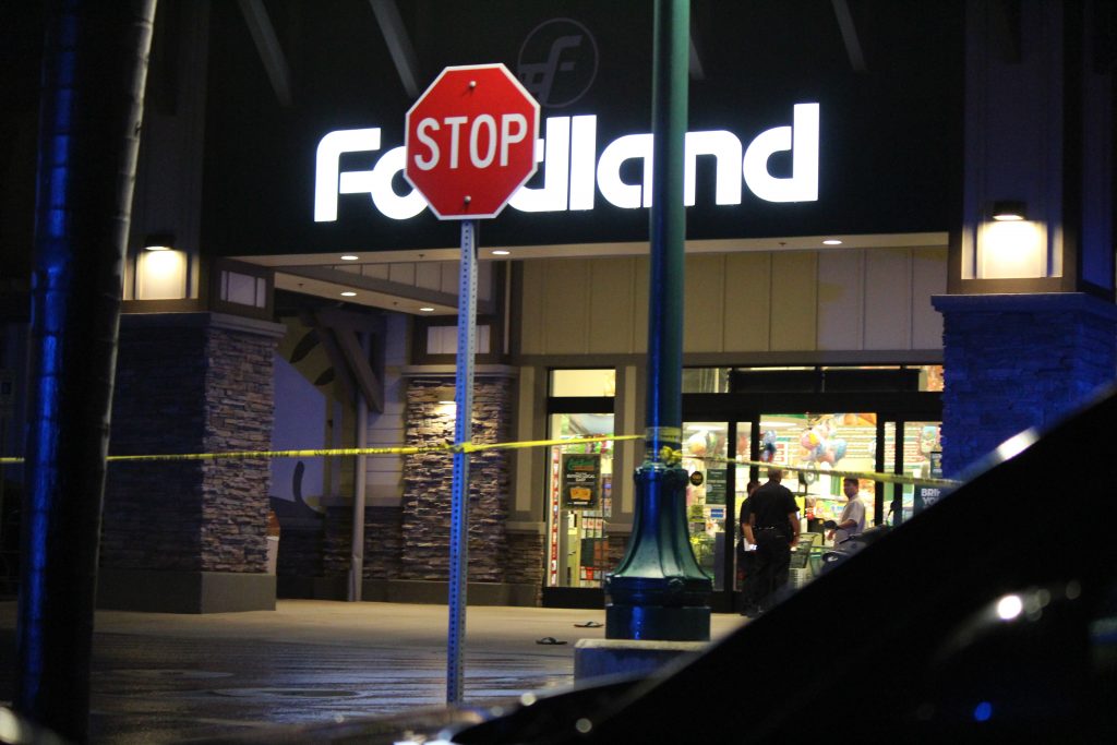 Maui police are investigating a stabbing incident at the Kehalani Foodland in Wailuku. (4.19.16) Photo by Wend Osher.