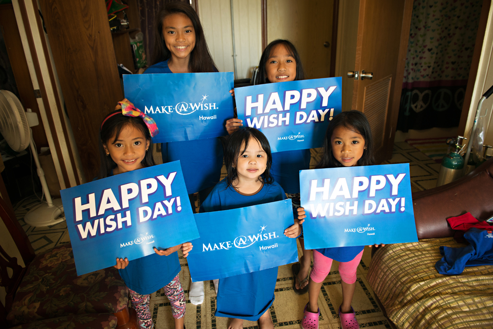 Make-a-Wish Hawaiʻi surprised Christian with a gaming laptop of his dreams. Photo credit: Sean Michael Hower Photography