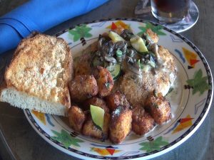 Chicken Picatta at Manoli's Pizza Company, part of a $29 three-course meal available during Restaurant Week Wailea. Photo by Kiaora Bohlool.
