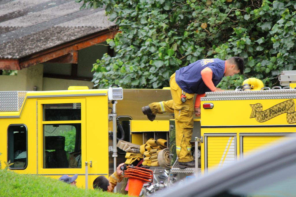 ʻĪao Valley rescue (5.18.16) Photo by Wendy Osher.