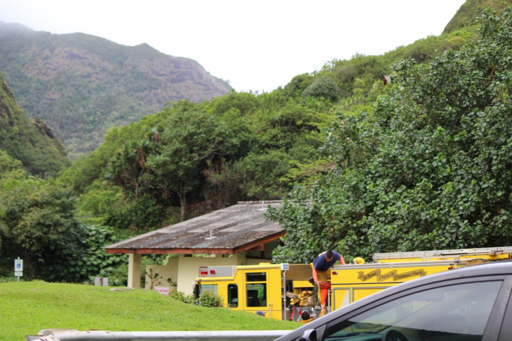 ʻĪao Valley rescue (5.18.16) Photo by Wendy Osher.