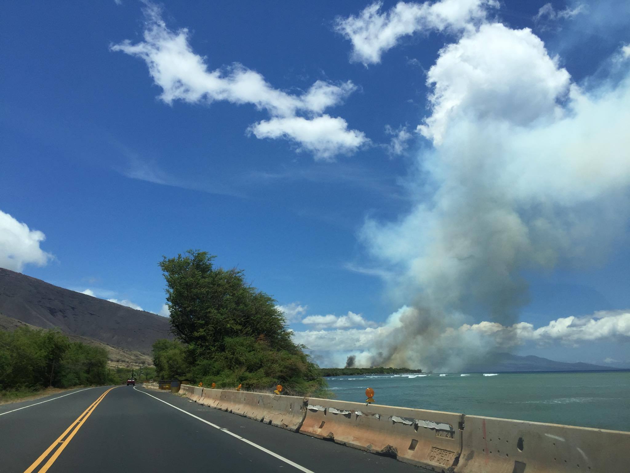 Ukumehame brush fire (6.22.16). Photo credit: Timothy Lara.