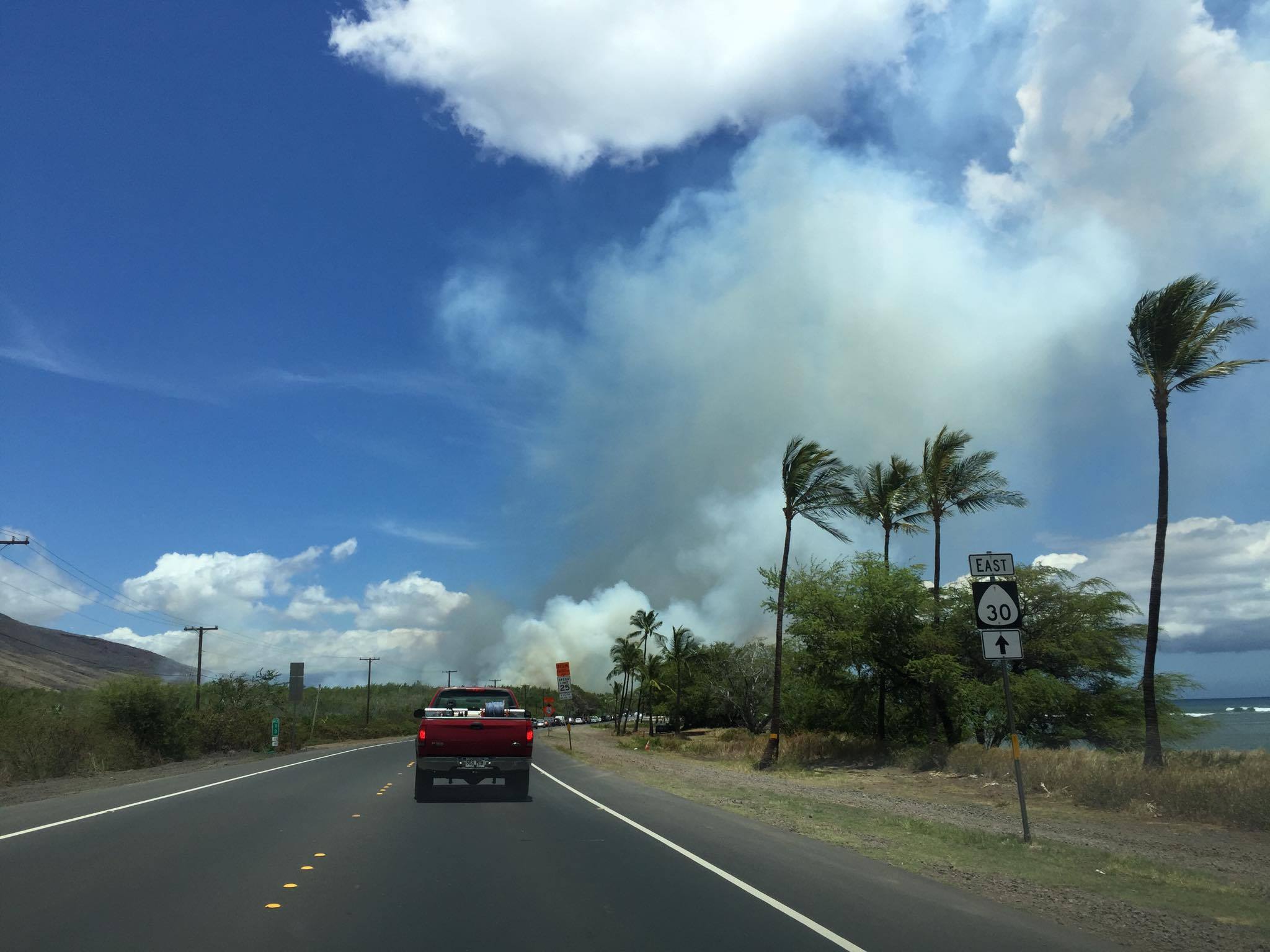 Ukumehame brush fire (6.22.16). Photo credit: Timothy Lara.
