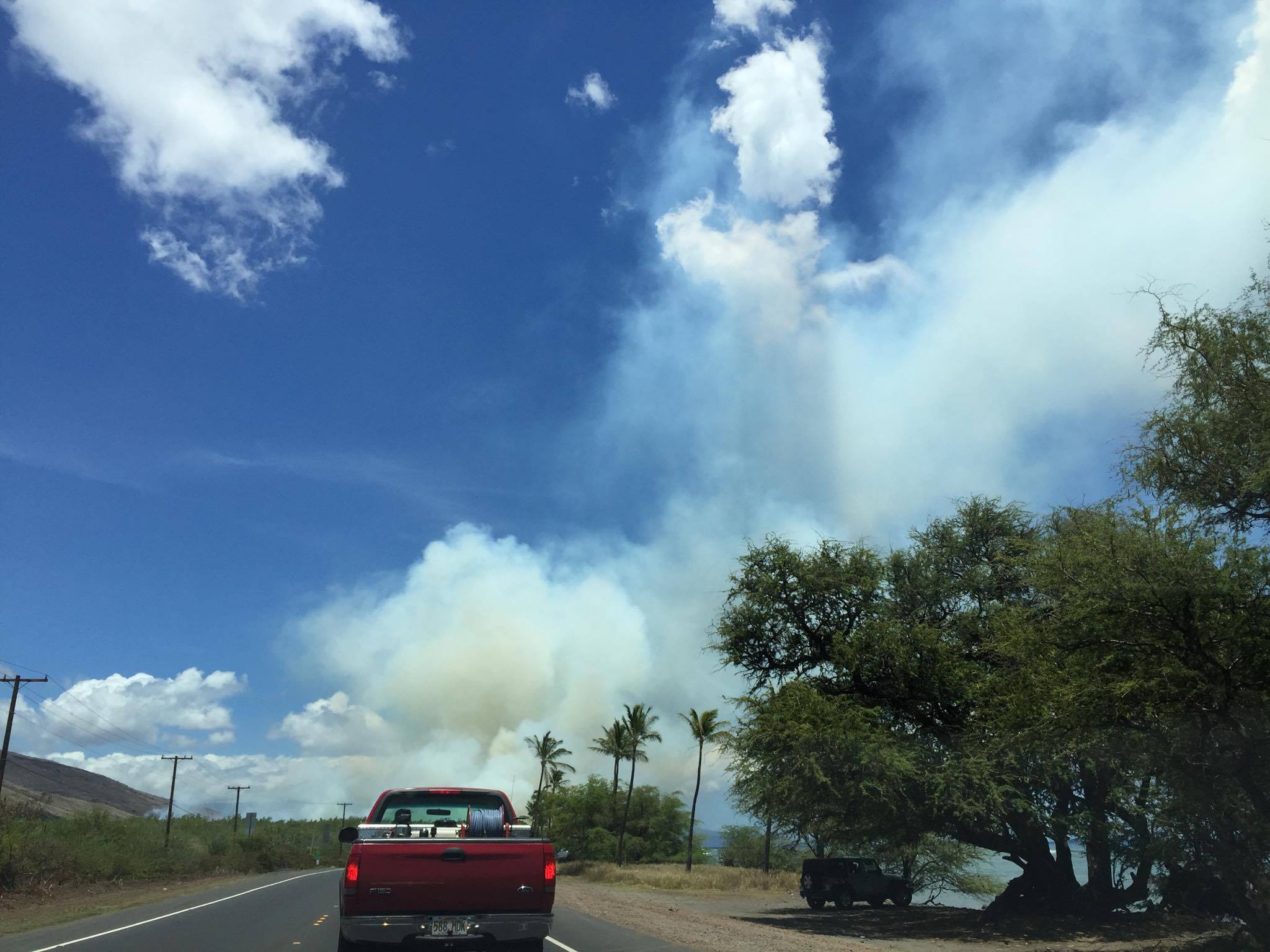 Ukumehame brush fire (6.22.16). Photo credit: Timothy Lara.