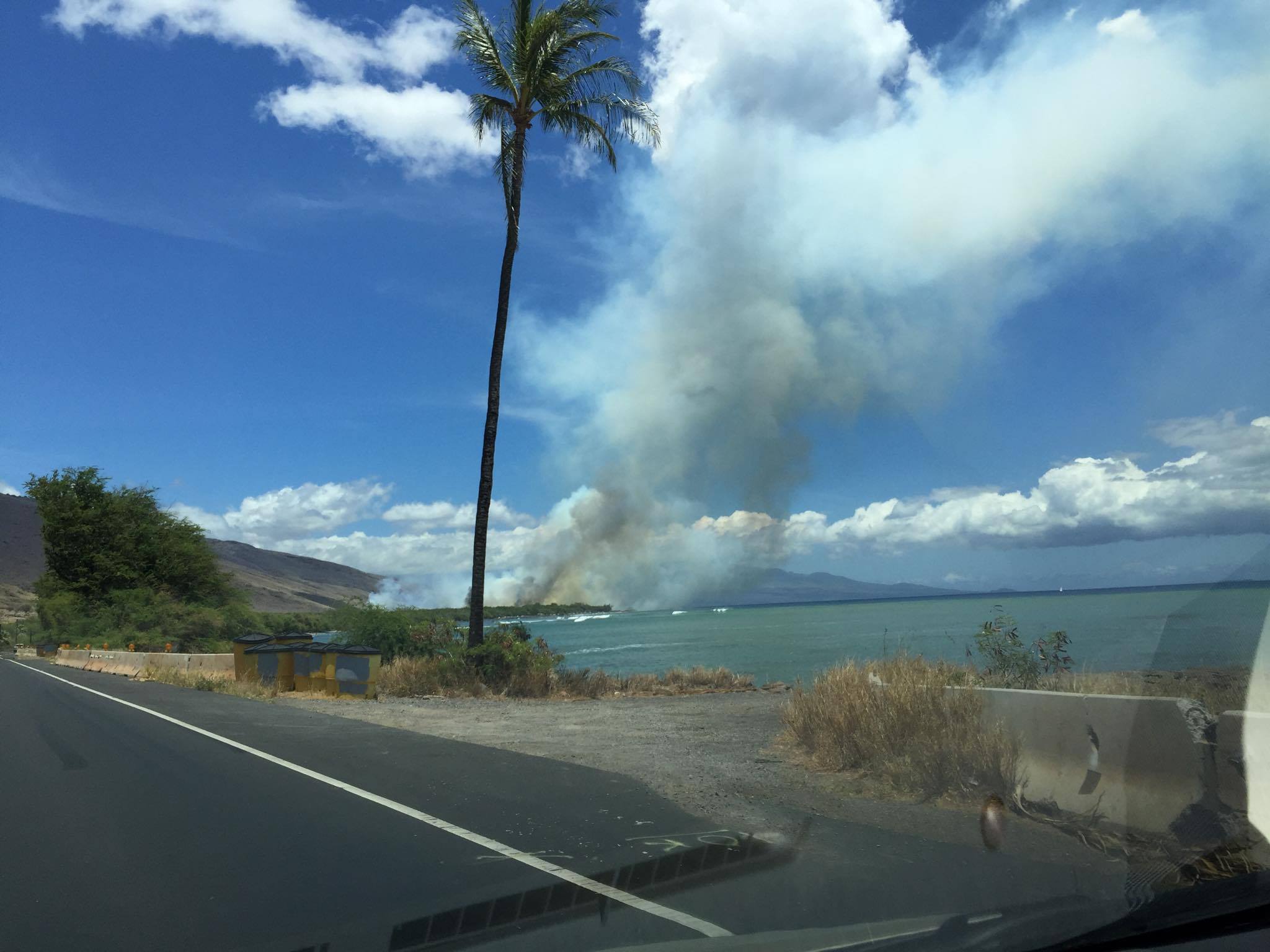 Ukumehame brush fire (6.22.16). Photo credit: Timothy Lara.