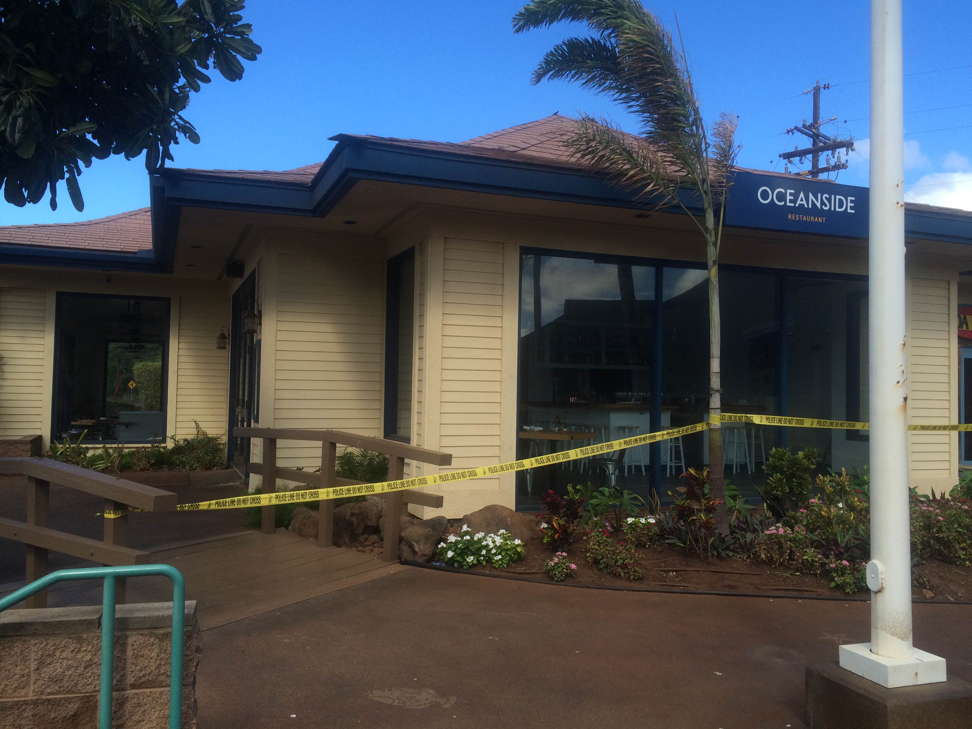 Oceanside Restaurant at Māʻlaea. Photo (6.24.16) credit: Kiaora Bohlool.