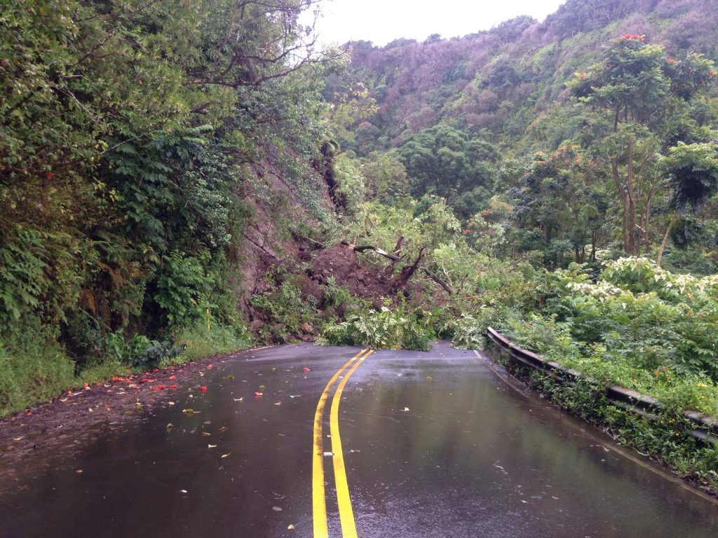 Hana Hwy landslide at Wailua. Photo credit Boeche ʻOhana.