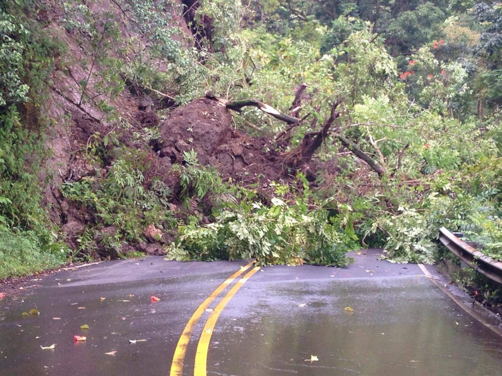 Hana Hwy landslide at Wailua. Photo credit Boeche ʻOhana.