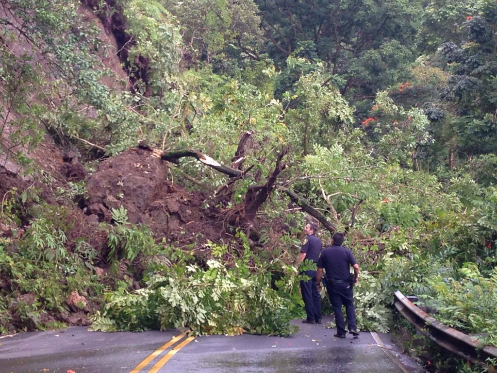 Hana Hwy landslide at Wailua. Photo credit Boeche ʻOhana.