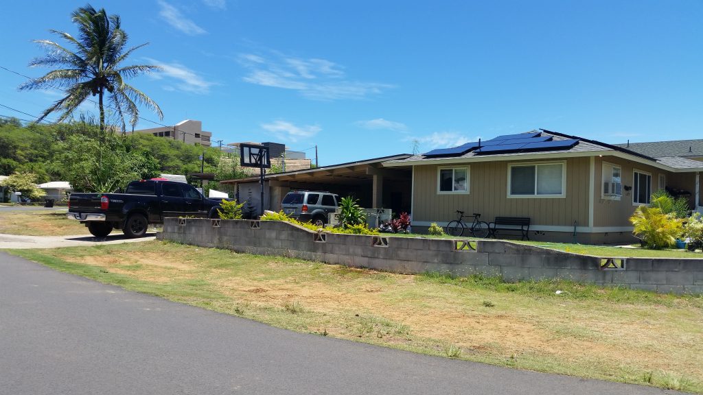 Maui police have since wrapped up their on scene homicide investigation at a Kea Street where police responded to reports of a group of armed males threatening people at the residence. Upon investigation, one adult male was found dead at the scene. Photo by Wendy Osher.