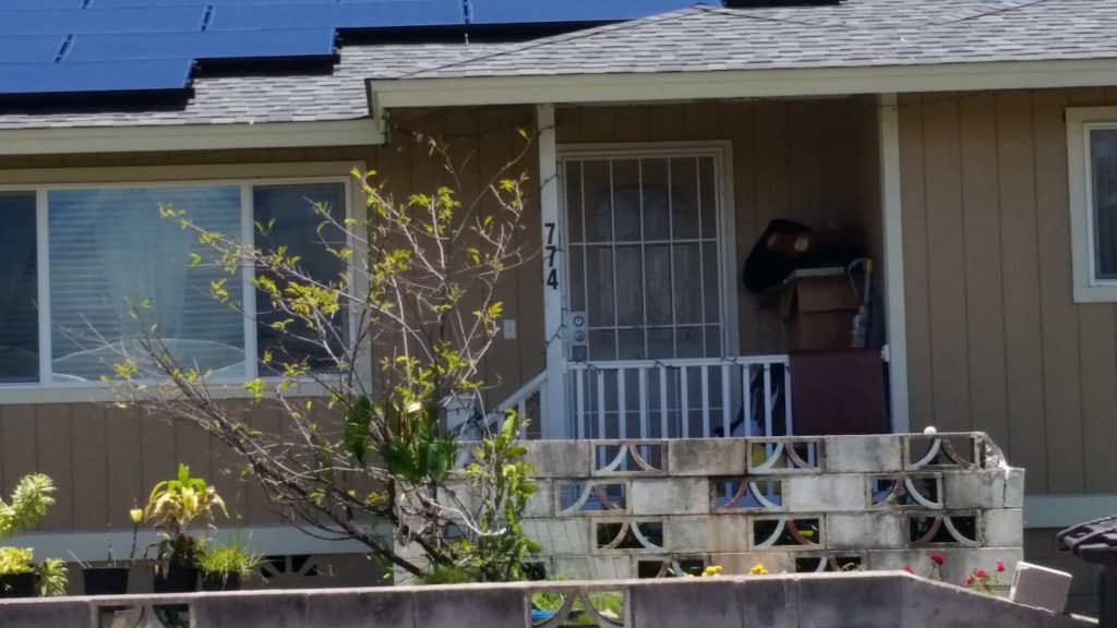 Maui police have since wrapped up their on scene homicide investigation at a Kea Street where police responded to reports of a group of armed males threatening people at the residence. Upon investigation, one adult male was found dead at the scene. Photo by Wendy Osher.