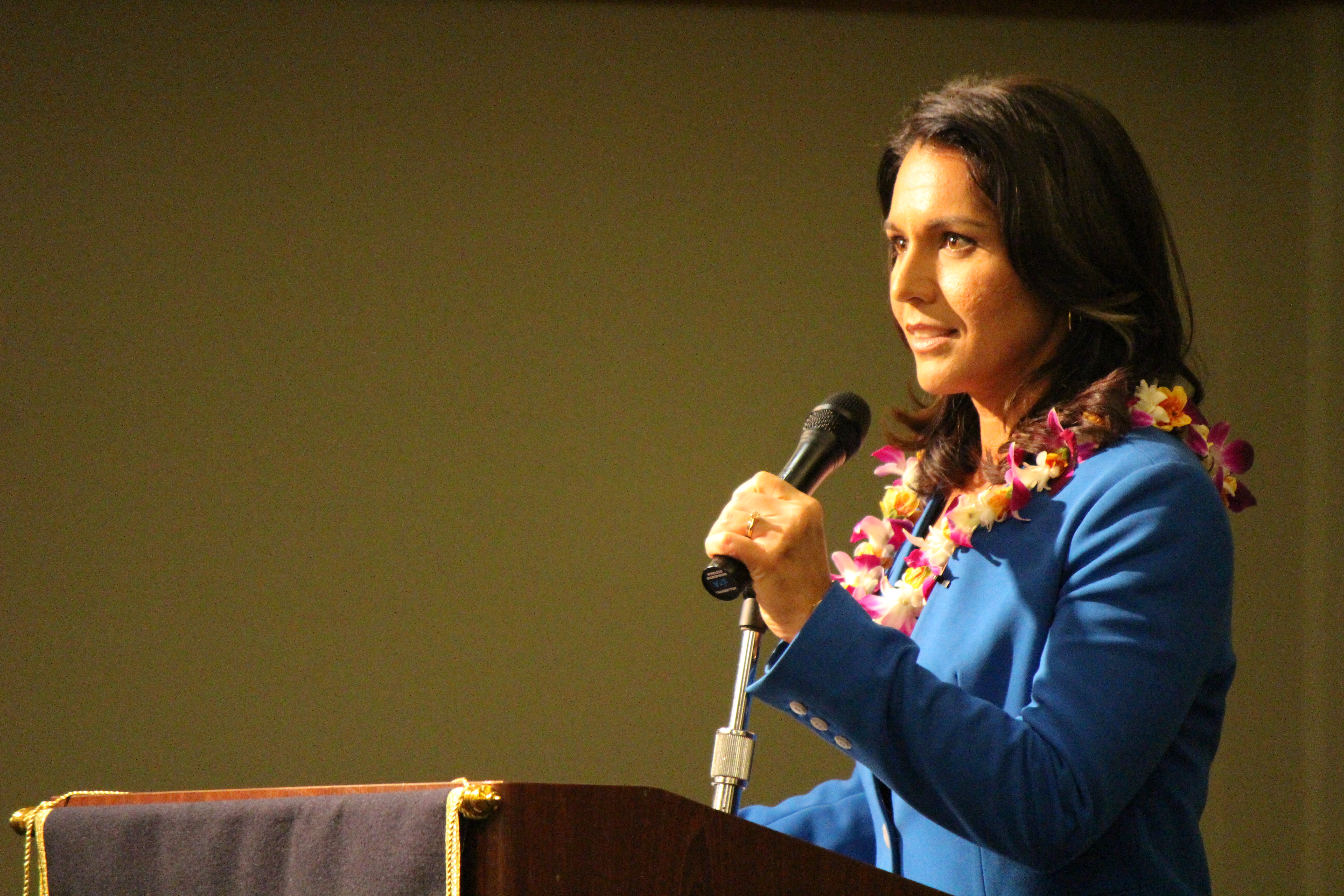 Rep. Tulsi Gabbard delivering the keynote address at the Maui Police Department 83rd Recruit Class and Emergency Services Dispatchers Graduation. Photo by Wendy Osher.