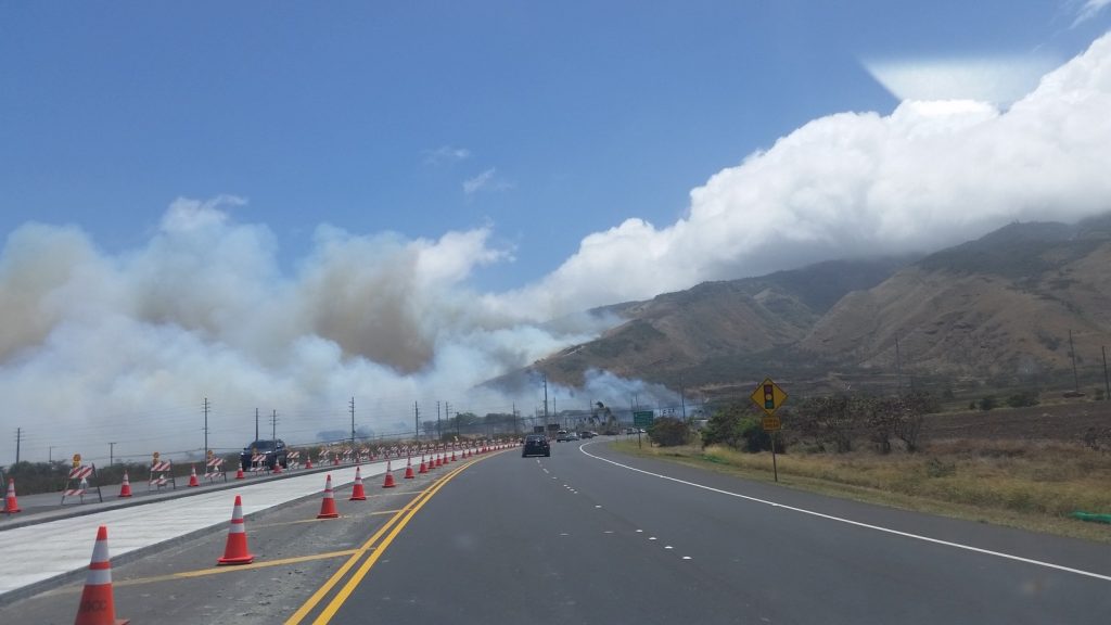 Māʻalaea fire 7.2.16. Photo credit: Tenessa Cavitt.